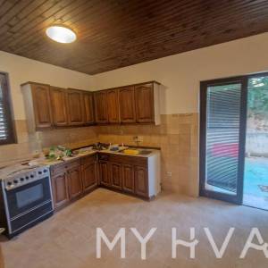 Prizemni stan u Jelsi