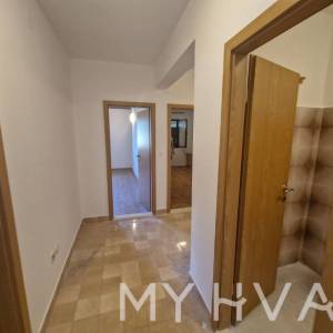 Prizemni stan u Jelsi