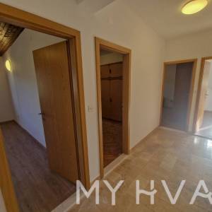 Prizemni stan u Jelsi