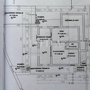 Prizna stan s okućnicom i garažom – 70 m od plaže