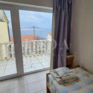 Prizna stan s pogledom na more – 70 m od plaže