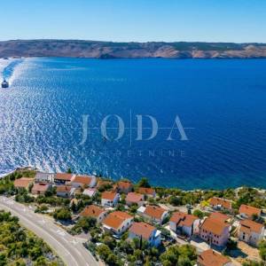 Prizna stan s pogledom na more – 70 m od plaže