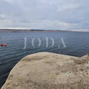 Prizna stan s pogledom na more – 70 m od plaže