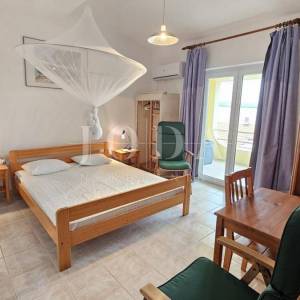 Prizna stan s pogledom na more – 70 m od plaže