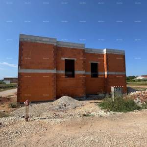 Prodaja duplex kuće s bazenom u širem dijelu grada Pule!