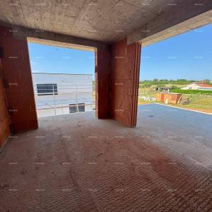 Prodaja duplex kuće s bazenom u širem dijelu grada Pule!