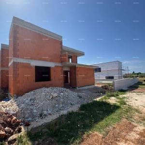 Prodaja duplex kuće s bazenom u širem dijelu grada Pule!