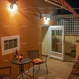 Prodaja- dvije kuće na odličnoj lokaciji s pogledom na more – Medulin, Vinkuran!