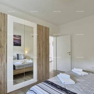 Prodaja dvoetažnog stana s velikom vrtom i garažom, Ližnjan!