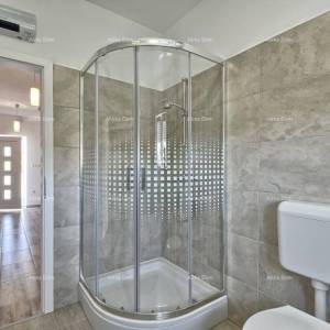 Prodaja dvoetažnog stana s velikom vrtom i garažom, Ližnjan!