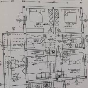 Prodaja dvoetažnog stana s velikom vrtom i garažom, Ližnjan!