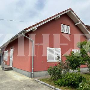 PRODAJA, JASTREBARSKO, KUĆA 300 M2 + 650 M2 OKUĆNICE + 550 M2