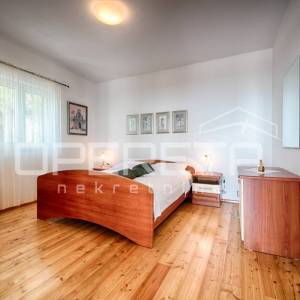 PRODAJA, JEDINSTVENA 4BDR 4BTHR VILLA NA PLAŽI,  S 1.000m2 ZEMLJIŠTA