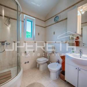 PRODAJA, JEDINSTVENA 4BDR 4BTHR VILLA NA PLAŽI,  S 1.000m2 ZEMLJIŠTA