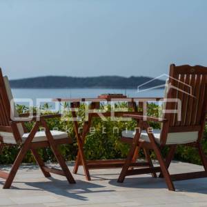 PRODAJA, JEDINSTVENA 4BDR 4BTHR VILLA NA PLAŽI,  S 1.000m2 ZEMLJIŠTA