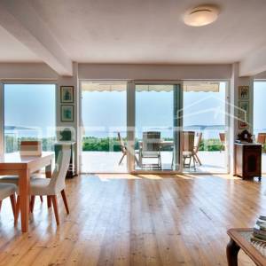 PRODAJA, JEDINSTVENA 4BDR 4BTHR VILLA NA PLAŽI,  S 1.000m2 ZEMLJIŠTA