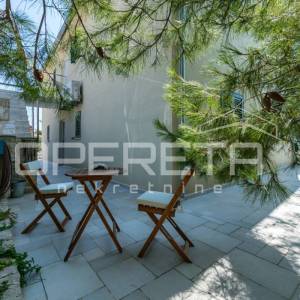 PRODAJA, JEDINSTVENA 4BDR 4BTHR VILLA NA PLAŽI,  S 1.000m2 ZEMLJIŠTA