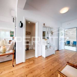 PRODAJA, JEDINSTVENA 4BDR 4BTHR VILLA NA PLAŽI,  S 1.000m2 ZEMLJIŠTA