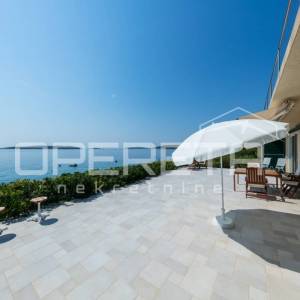 PRODAJA, JEDINSTVENA 4BDR 4BTHR VILLA NA PLAŽI,  S 1.000m2 ZEMLJIŠTA