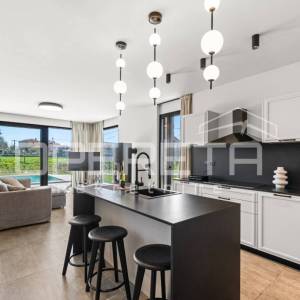 Prodaja, Kuća, Krnica, Krnica , Samostojeća, 158m2