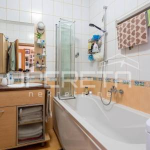 Prodaja, Kuća, Mlinovi, Jahorinska, Dvojni objekt, 300m2