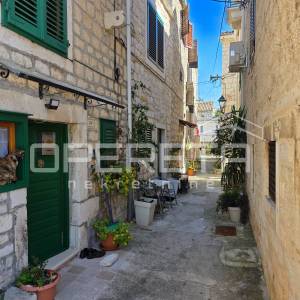 Prodaja, Kuća, Trogir, Don Iva Delalle, Polugrađena, 105m2