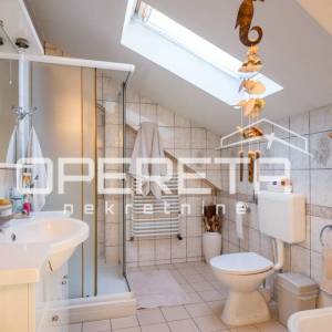 Prodaja, Kuća, Vrhovec, Vrhovec, Samostojeća, 215m2