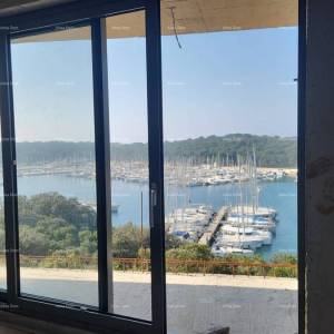 Prodaja - Luksuzni stan s pogledom na more, Pula, Veruda