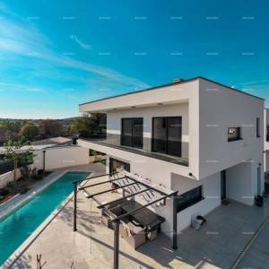 Prodaja - novoizgrađena, moderna i ekskluzivna vila s bazenom, Volme, Pula!