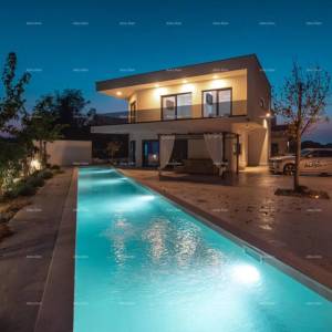 Prodaja - novoizgrađena, moderna i ekskluzivna vila s bazenom, Volme, Pula!