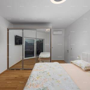 Prodaja - novoizgrađena, moderna i ekskluzivna vila s bazenom, Volme, Pula!