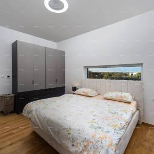 Prodaja - novoizgrađena, moderna i ekskluzivna vila s bazenom, Volme, Pula!