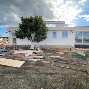 Prodaja novoizgrađene kuće sa bazenom, na mirnoj lokaciji, Juršići!