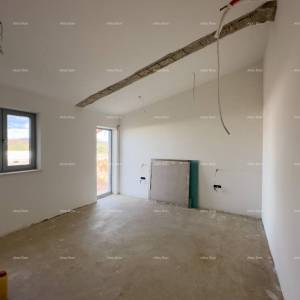 Prodaja novoizgrađene kuće sa bazenom, na mirnoj lokaciji, Juršići!