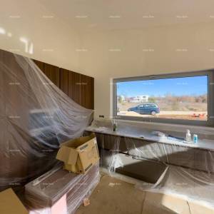 Prodaja novoizgrađene kuće sa bazenom, na mirnoj lokaciji, Juršići!