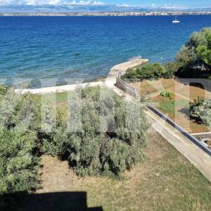 PRODAJA, OTOK UGLJAN, POLJANA, PRVI RED DO MORA, TOP LOKACIJA