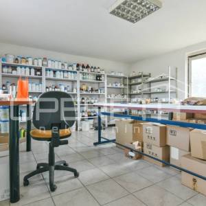 Prodaja, Poslovna zgrada, Novaki, Industrijska ulica, 867m2