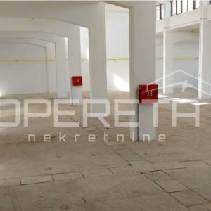 Prodaja, Poslovna zgrada, Oroslavje, Milana Prpića, 1886m2