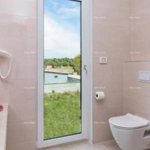 Prodaja Prekrasne vile sa bazenom, jaccuzzi-jem i pogledom na more, Fažana!