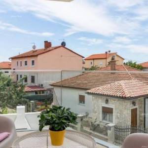 Prodaja Prekrasne vile sa bazenom, jaccuzzi-jem i pogledom na more, Fažana!