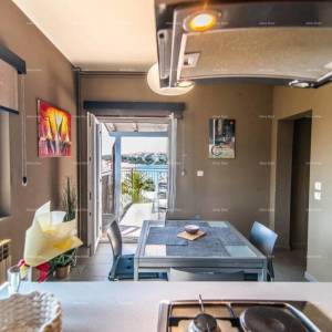 Prodaja - Prelijepa kuća s apartmanima i restoranom, Pula! Pogled na more!