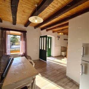 Prodaja - Prelijepa, renovirana istarska kuća u centru, Marčana!