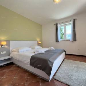 Prodaja stana na vrhunskoj lokaciji, Medulin! Pošesi, naselje na samoj obali mora.