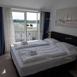 Prodaja stana u apartmanskom komplesku, prvi red do mora, Umag!