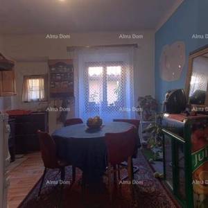 Prodaja stana u centru stare jezgre, Novigrad!