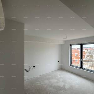 Prodaja stanova u izgradnji, Valbandon! Doetažni stan. Blizina plaža.