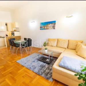 Prodaja, trosoban stan 71m2, Kaštel Štafilić