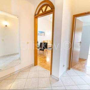 Prodaja, trosoban stan 71m2, Kaštel Štafilić