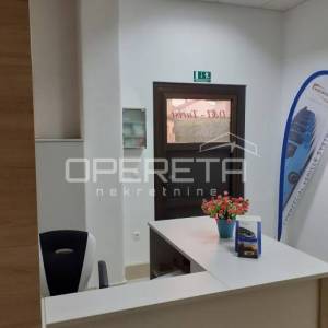 POSLOVNI PROSTOR PRODAJA, KARLOVAC, ŠULEKOVA 38m2
