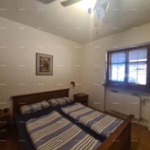 Prodaja velike stambene kuće, pogodne za investiciju, Medulin!